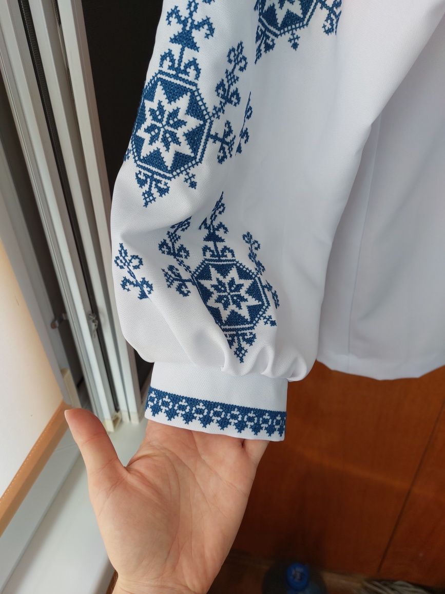 Продається вишиванка