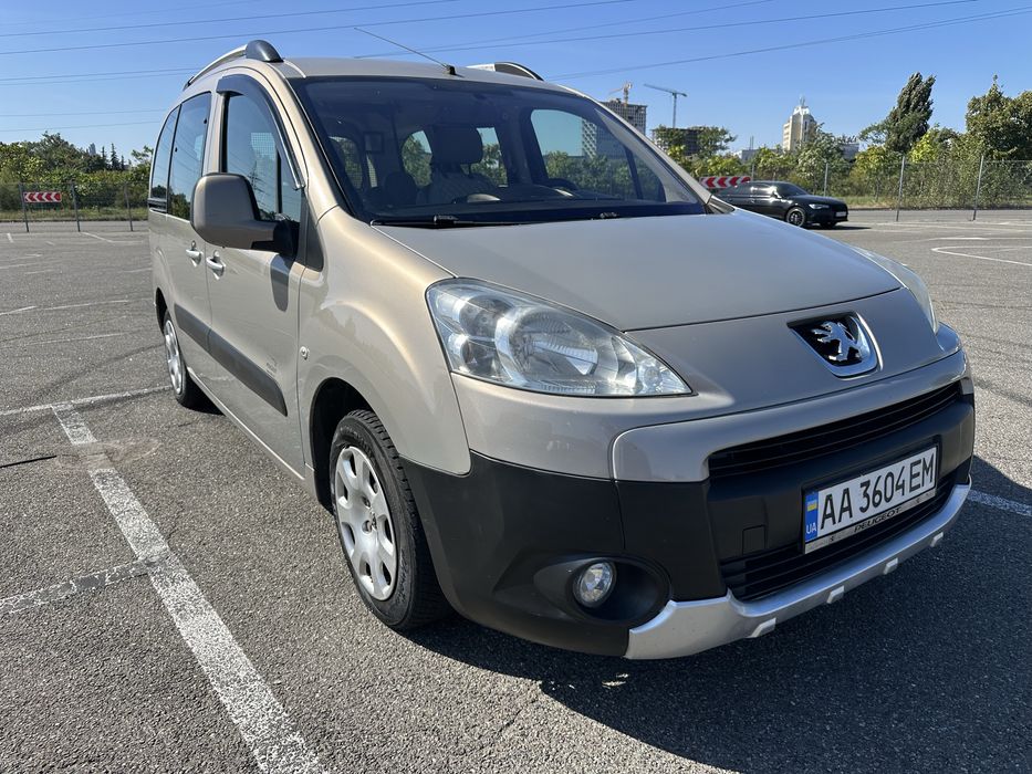 Продам Peugeot Partner пасажир  рідна фарбо один власник