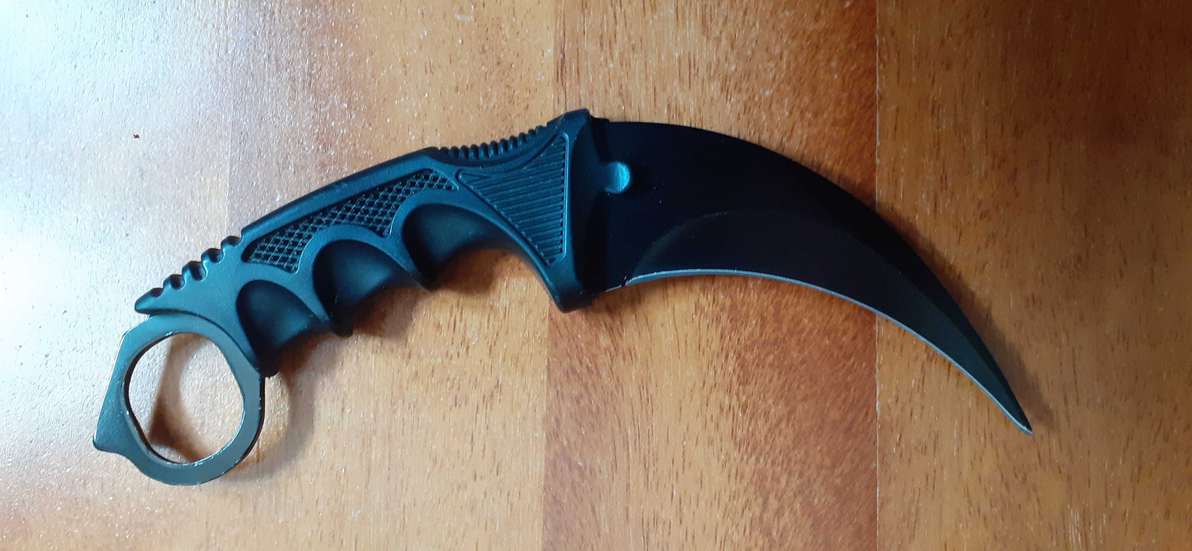 Nóż karambit czarny