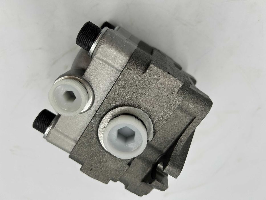 Pompa hydrauliczna zębata dwusekcyjna Nachi PVD-0B-20BP