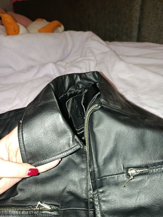 Продам кожаную куртку,размер М, самовывоз Кривой рог