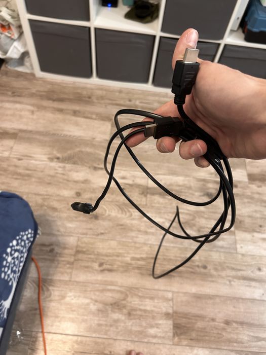 Sprzedam konsolę PS4 pro 1tb