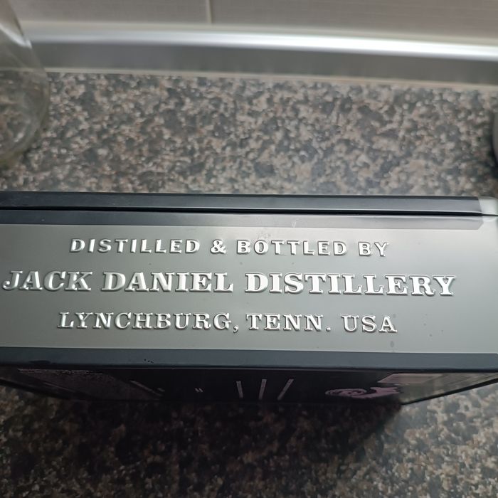 Продам коробка подарочная JACK DANIELS