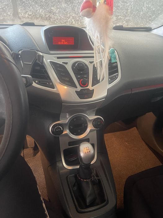 Ford fiesta 1.2 gasolina 75 000km