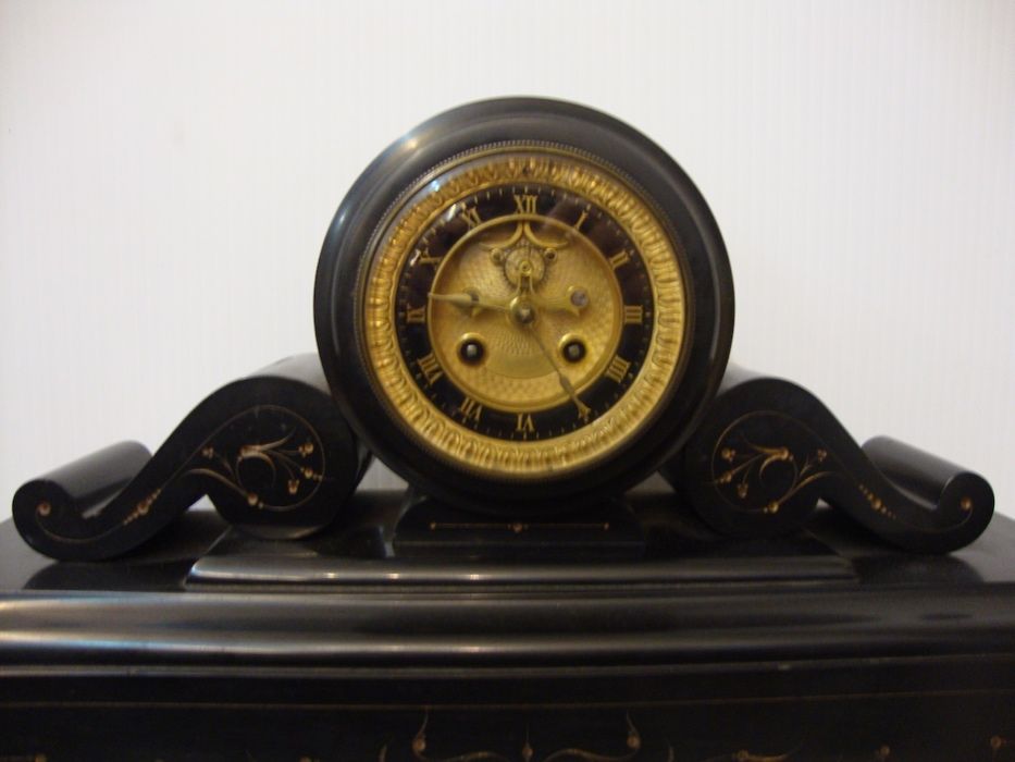 Relógio antigo de mesa