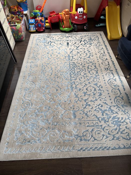 Pranie tapicerki meblowej samochodowej kanap narożników dywanów łózek