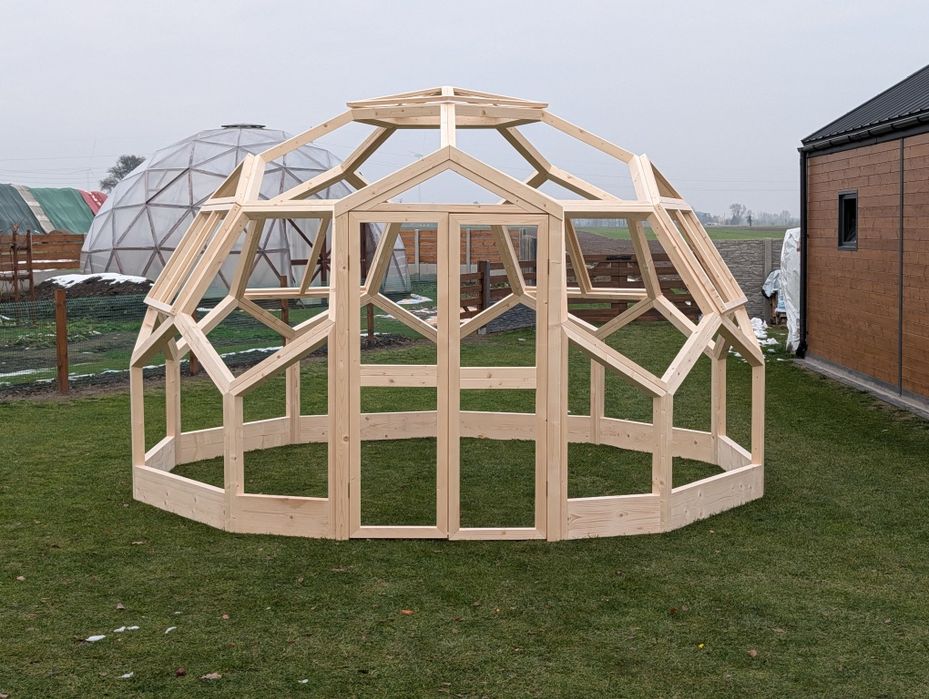 Szklarnia ogrodowa drewniana kopuła geodezyjna namiot sferyczny
