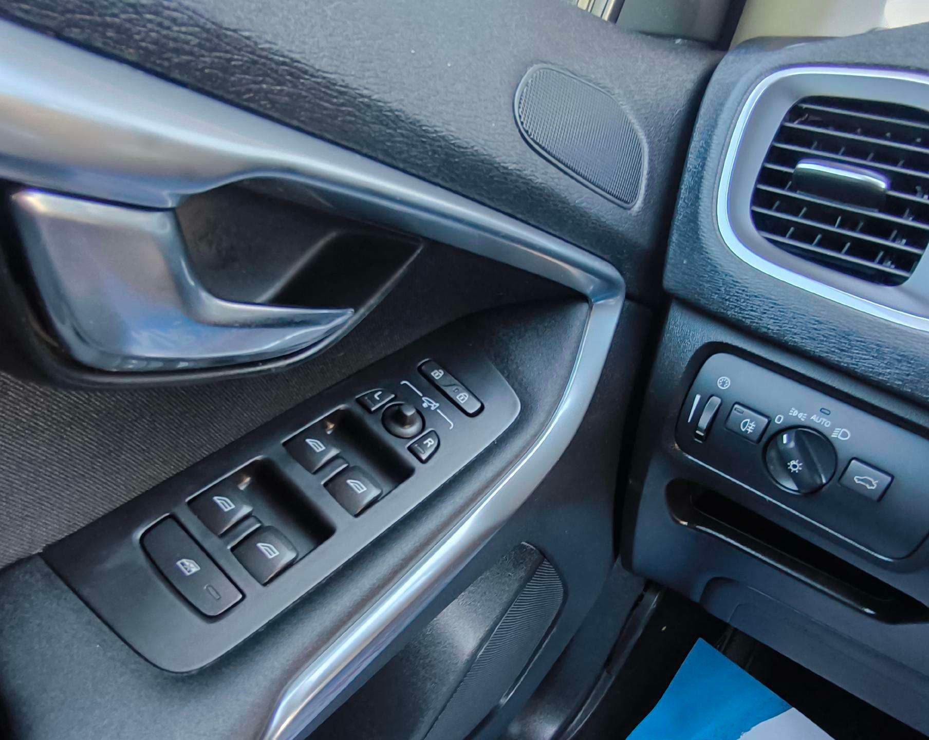 Volvo V40 2014 1.6