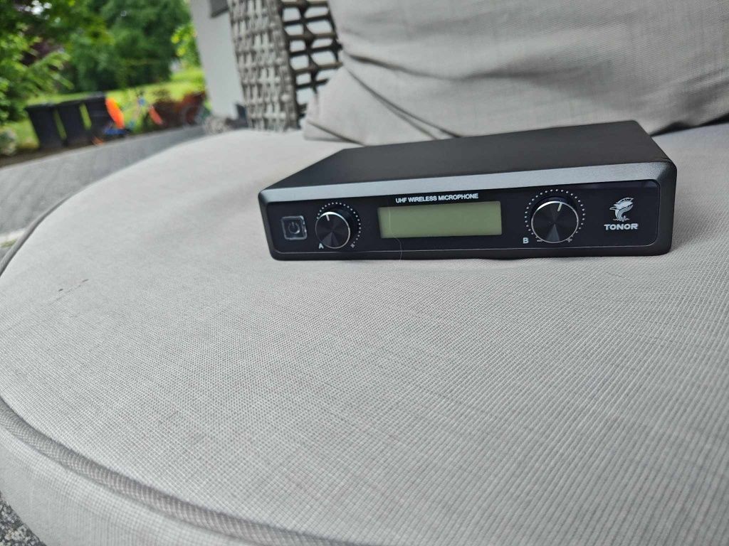 Tonor TW821/822.