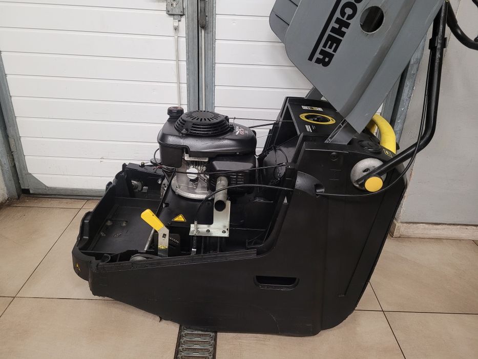 Zamiatarka Spalinowa Karcher KM 75/40 W P * 2013 rok * Silnik Honda