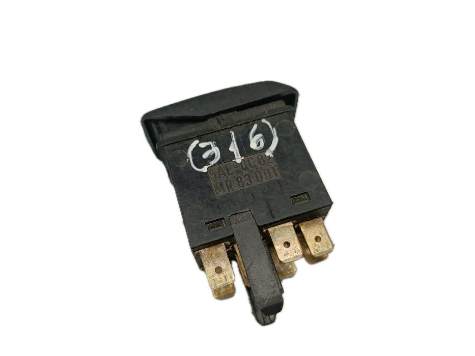 Botão / interruptor 4 piscas VOLKSWAGEN Jetta II (19E, 1G2, 165)