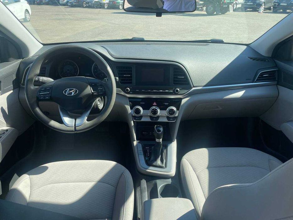 Hyundai Elantra Оренда\Прокат