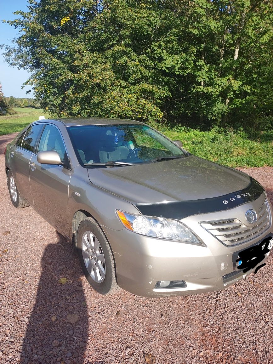 Продам Toyota Camry 40