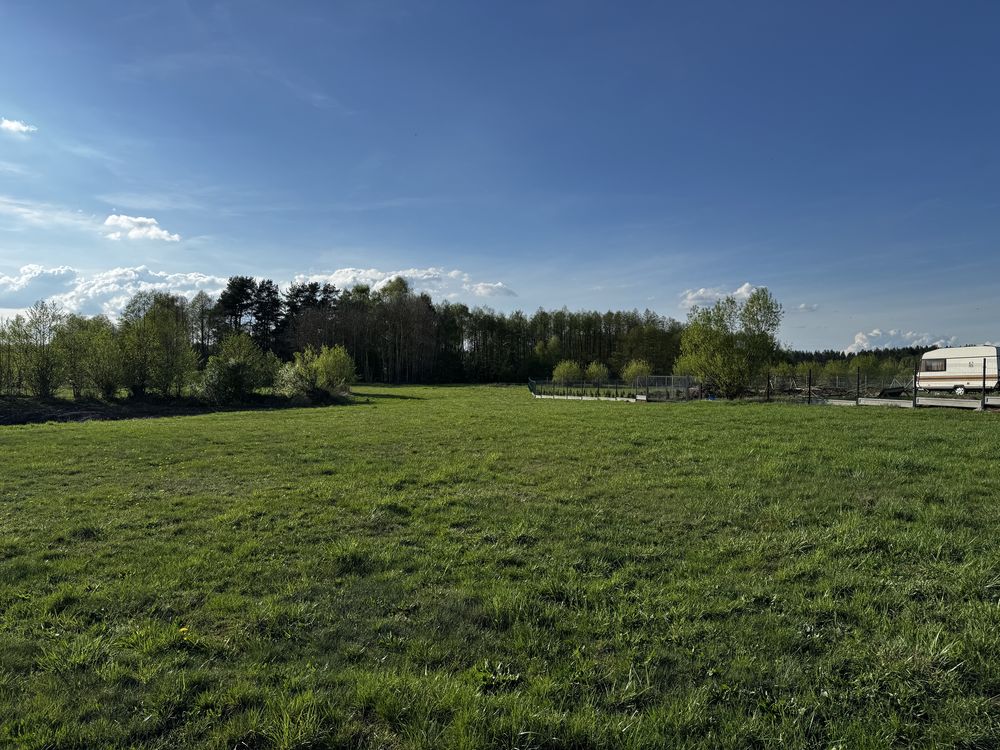 Działki budowlane (bardzo blisko jeziora)