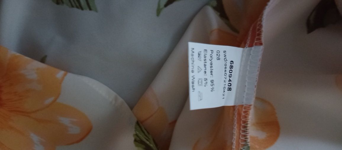 Ecru sukienka w kwiaty , kloszowa rękaw z paskami tiulowymi 4XL Shein