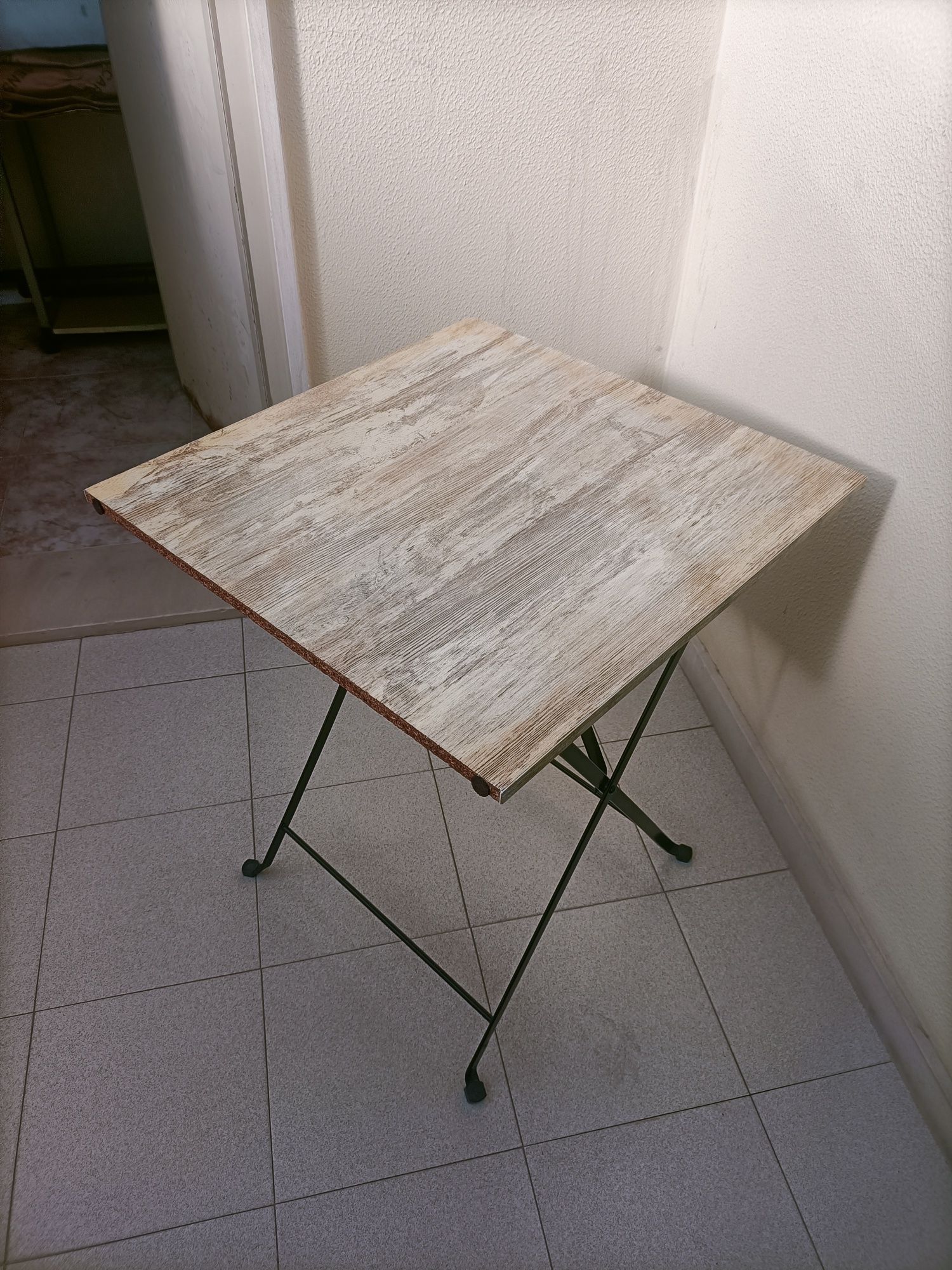Mesa de de jardim ou apoio