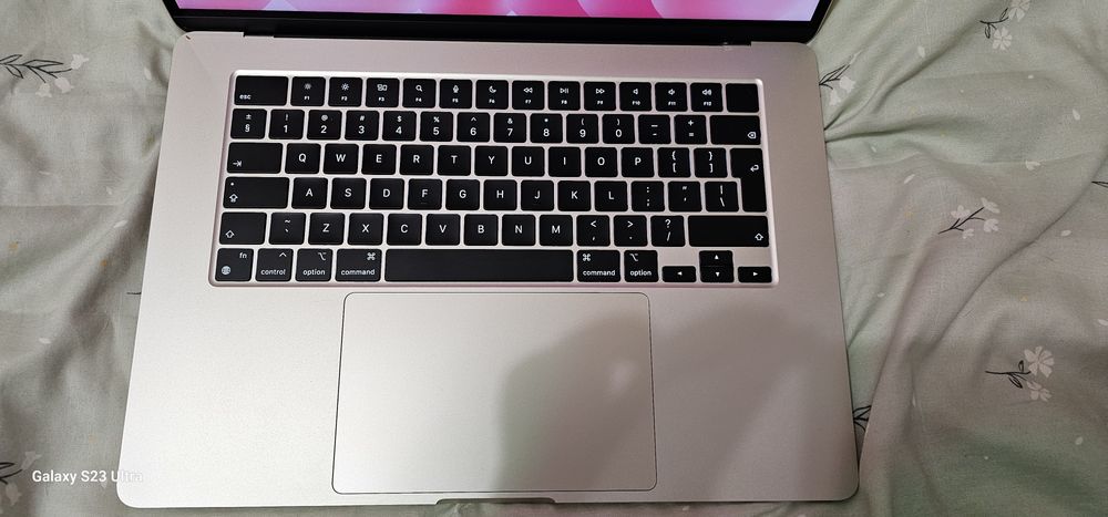 MacBook Air M2 15,3"