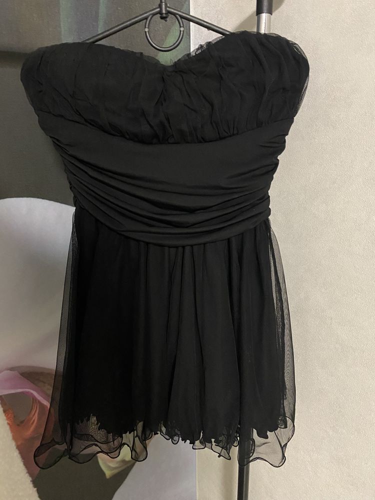 Чорная сукня, на випускний
