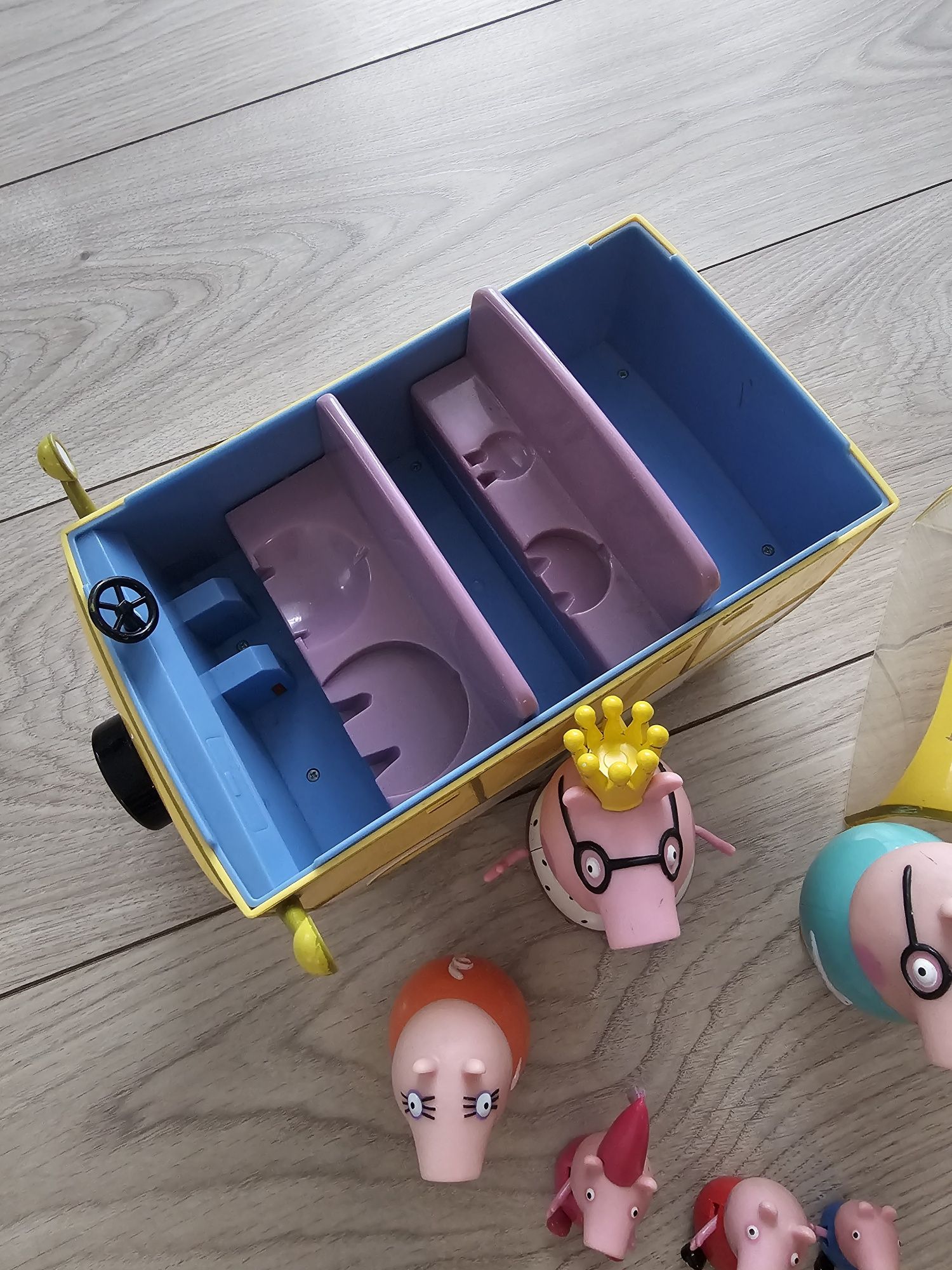 Peppa Pig Kamper z rodzinką