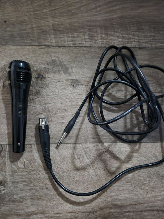 Мікрофон з кабелем