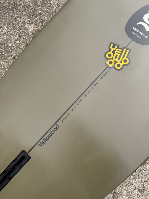 Prancha de surf Yellowood mid 7’7