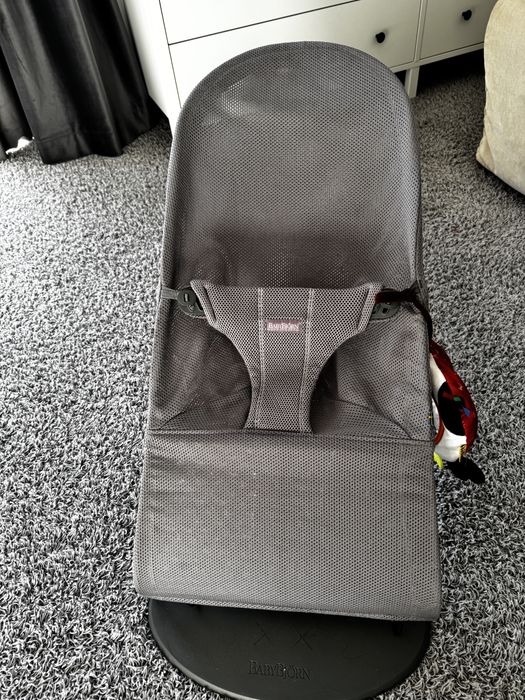 Leżaczek  bujaczek Babybjorn mesh