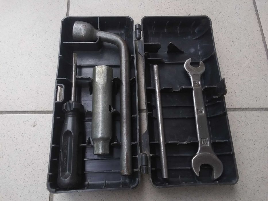 Zestaw kluczy do fiata 126p 125p Poloneza malucha fso fsm narzędzia