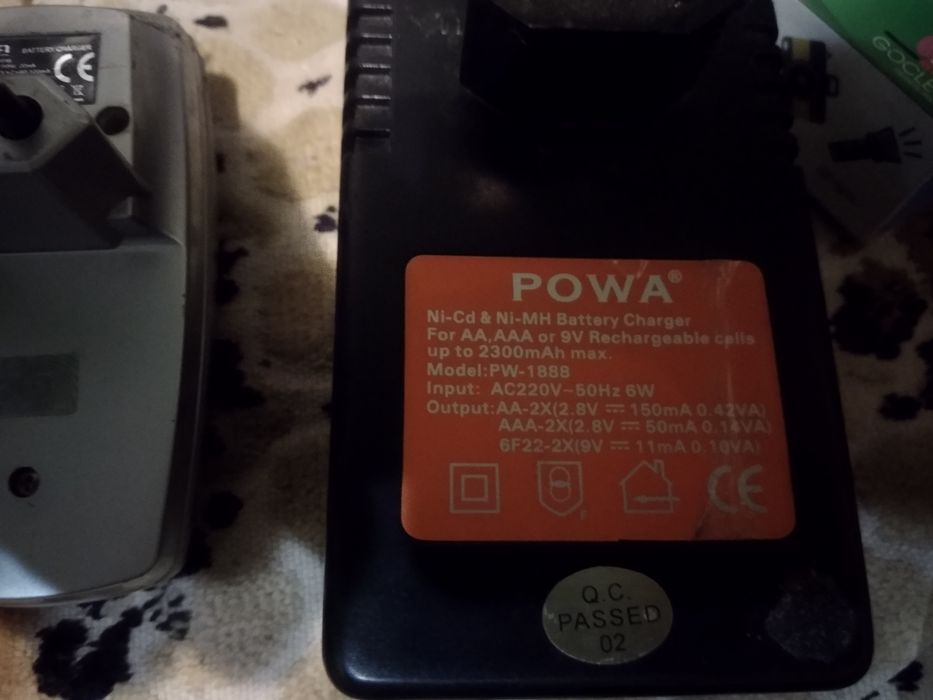 Зарядні для пальчикових акумуляторів.