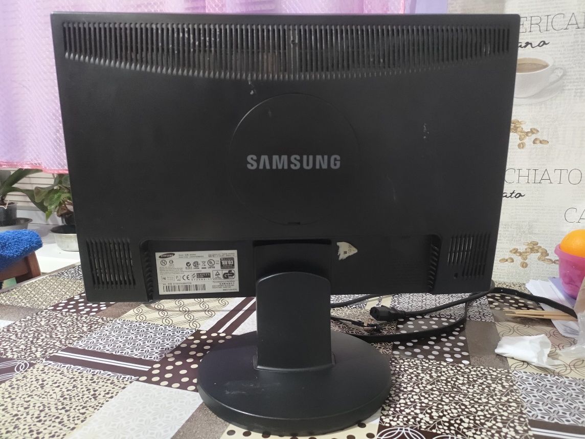 Монітор 20" Samsung 2043NW