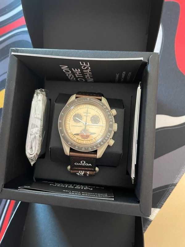 SO33T100 Omega x Swatch Saturn: Kosmiczny Zegarek z Saturnem