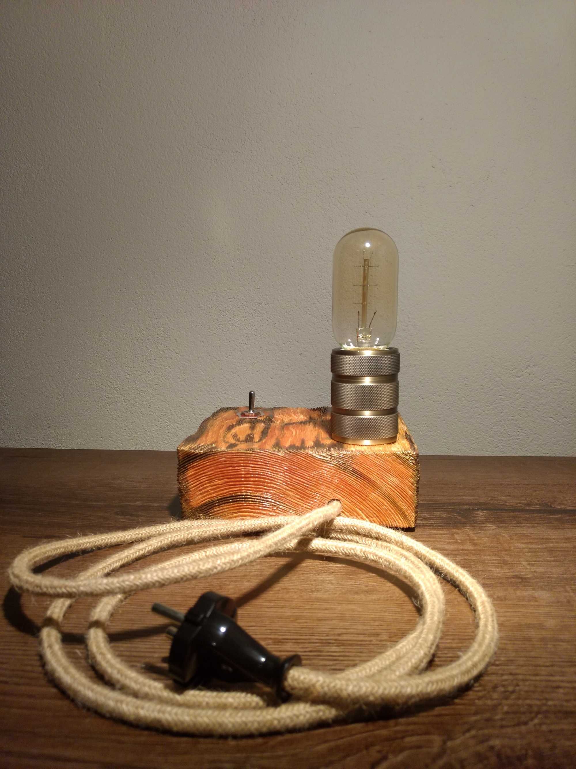 Lampa dekoracyjna ozdobna drewniana diy handmade rękodzieło prezent