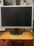 Монітор LG W2042TT