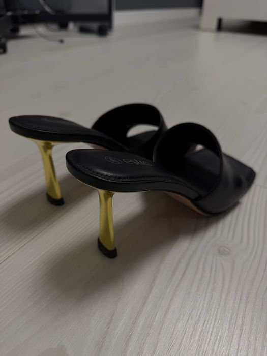 Продаю шльопанці на підборах ШКІРА!