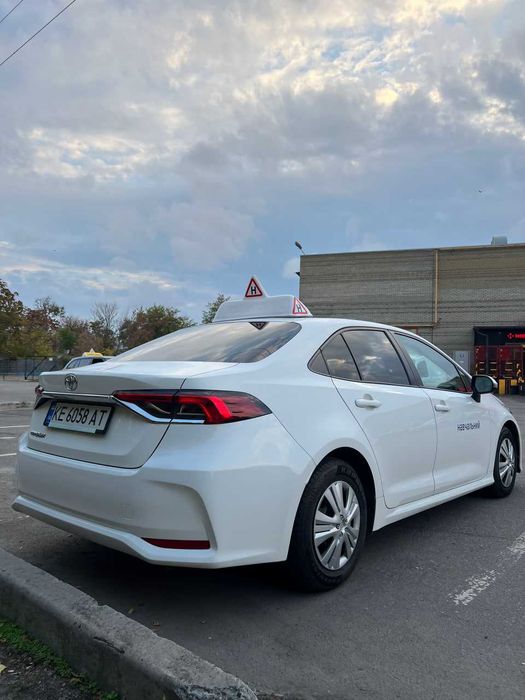 інструктор з водіння приватно