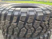 Грязовая резина  нова 255/75R17