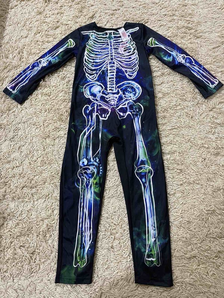 Костюм скелет на7-8лет на Хеллоуин
