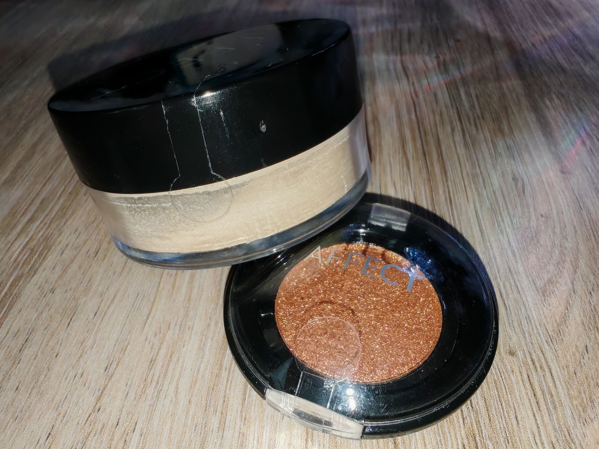 Zestaw kosmetyków Affect puder Soft Touch i cień foliowy