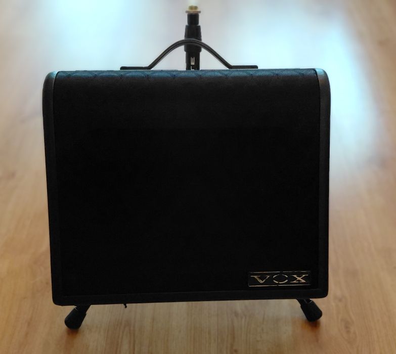Wzmacniacz do gitary akustycznaj VOX AGA 150 z pokrowcem i statywem