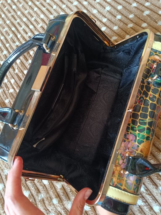 Сумка жіноча лакова