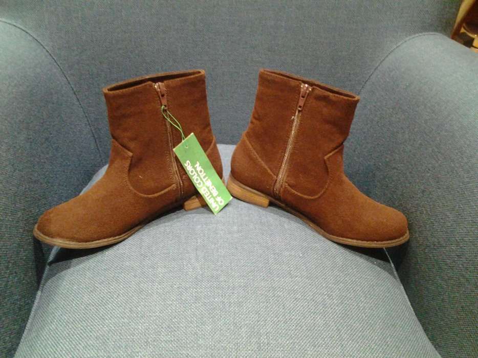 Botas de camurça da BENETTON NOVAS