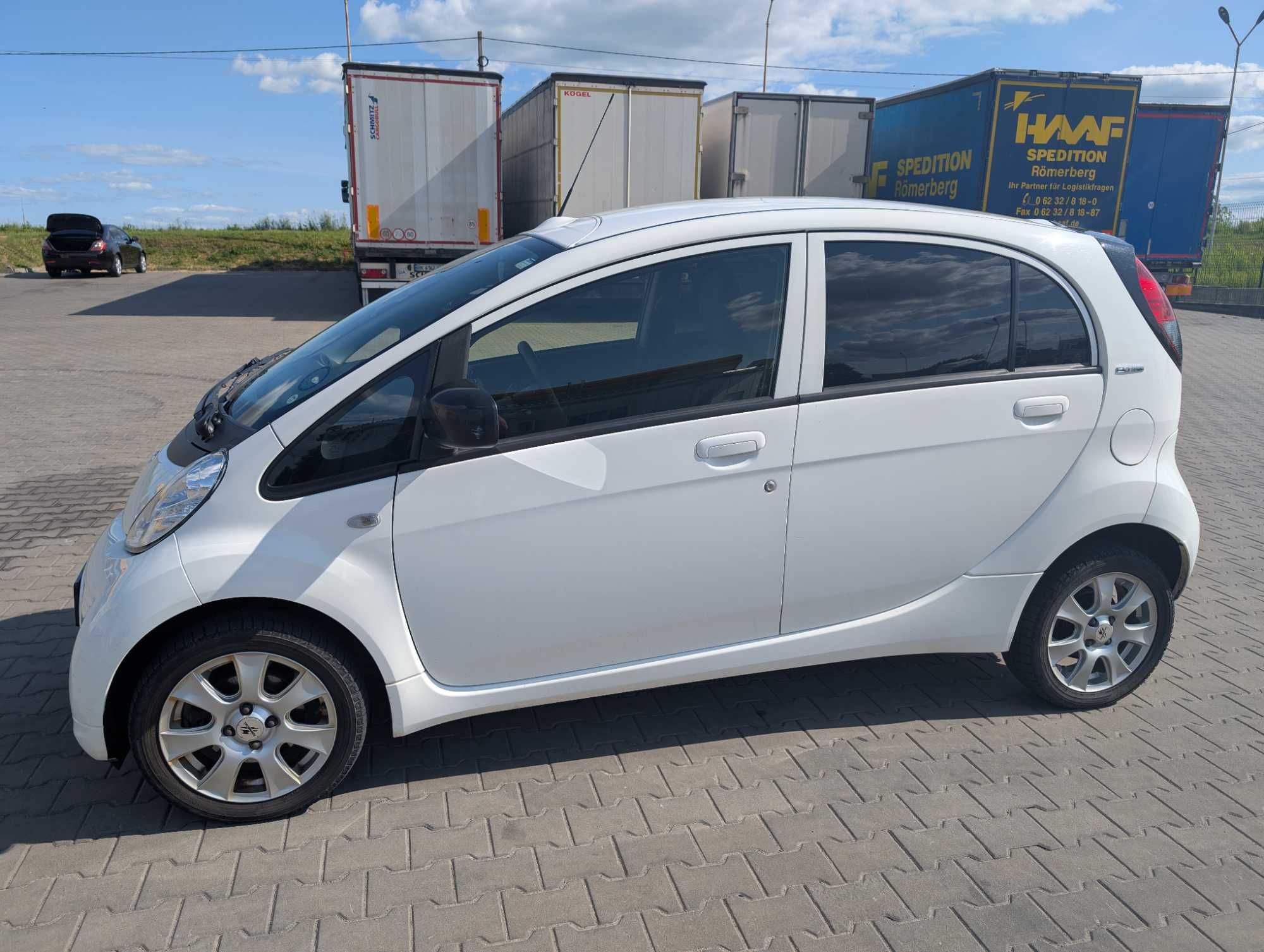 Peugeot Ion 2015 року
