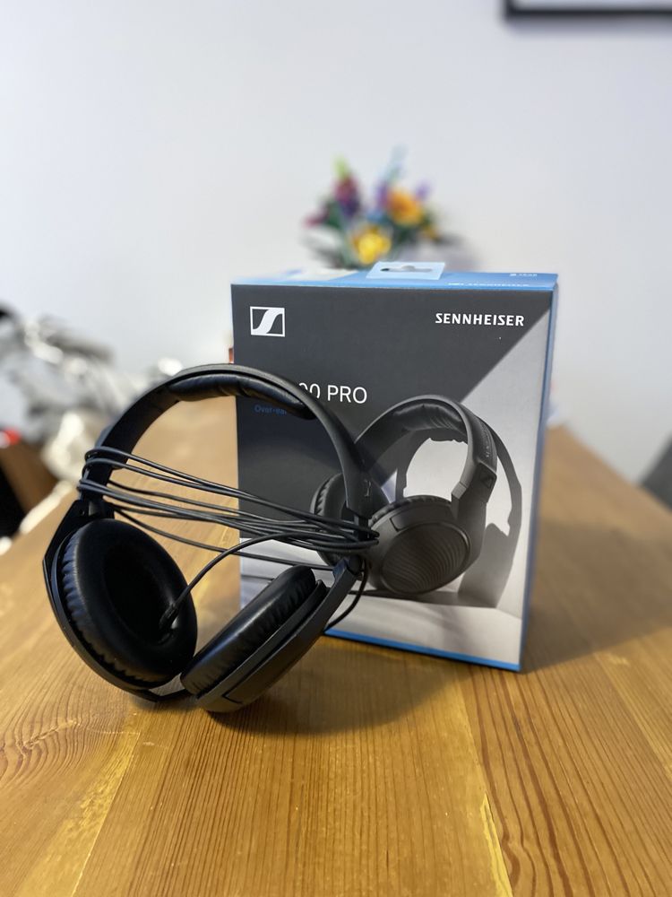 Sennheiser HD 200 PRO