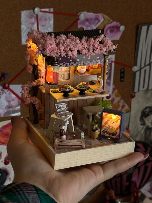 Book Nook DIY – Japoński mini domek Sakura z LED, dekoracja na półkę