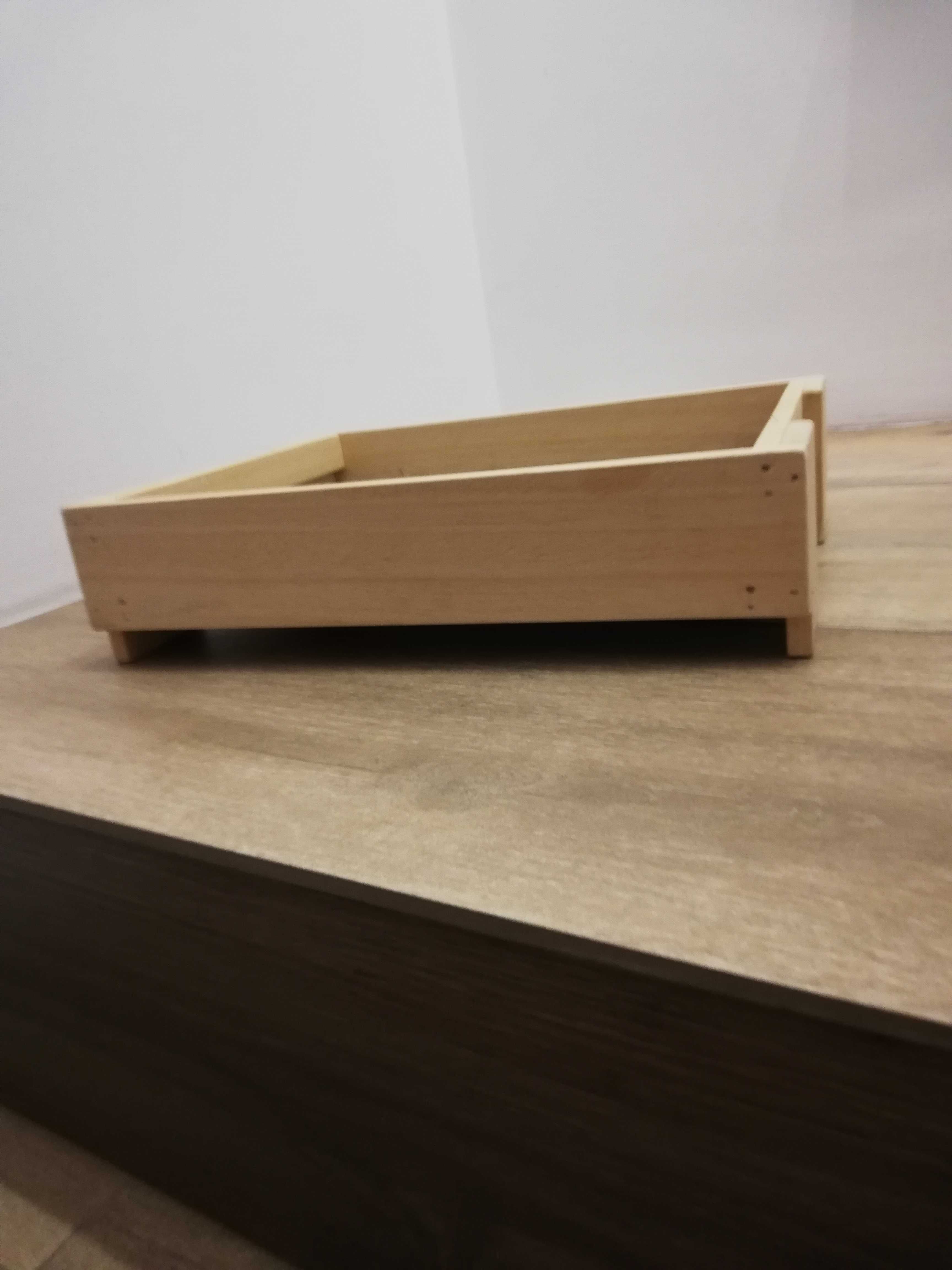 Drewniane łóżeczko dla zwierzątka domowego