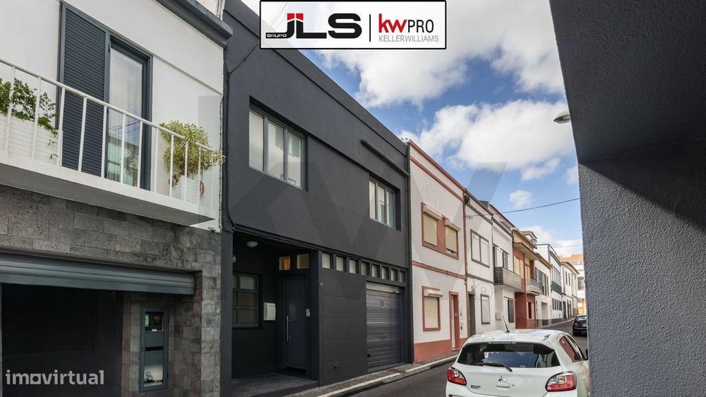 Moradia V4 no Centro Histórico de Ponta Delgada