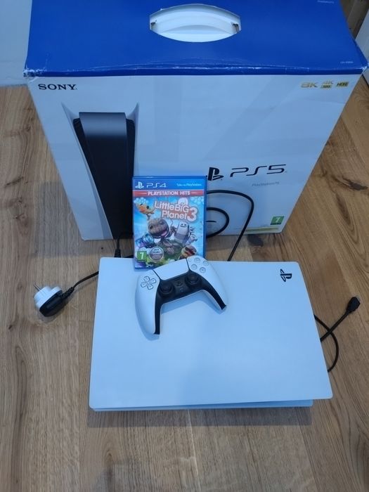 PS5 z napędem+gierka