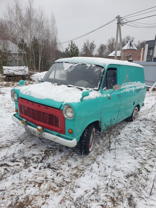 Ретро Ford transit mk1 1959 року випуску
