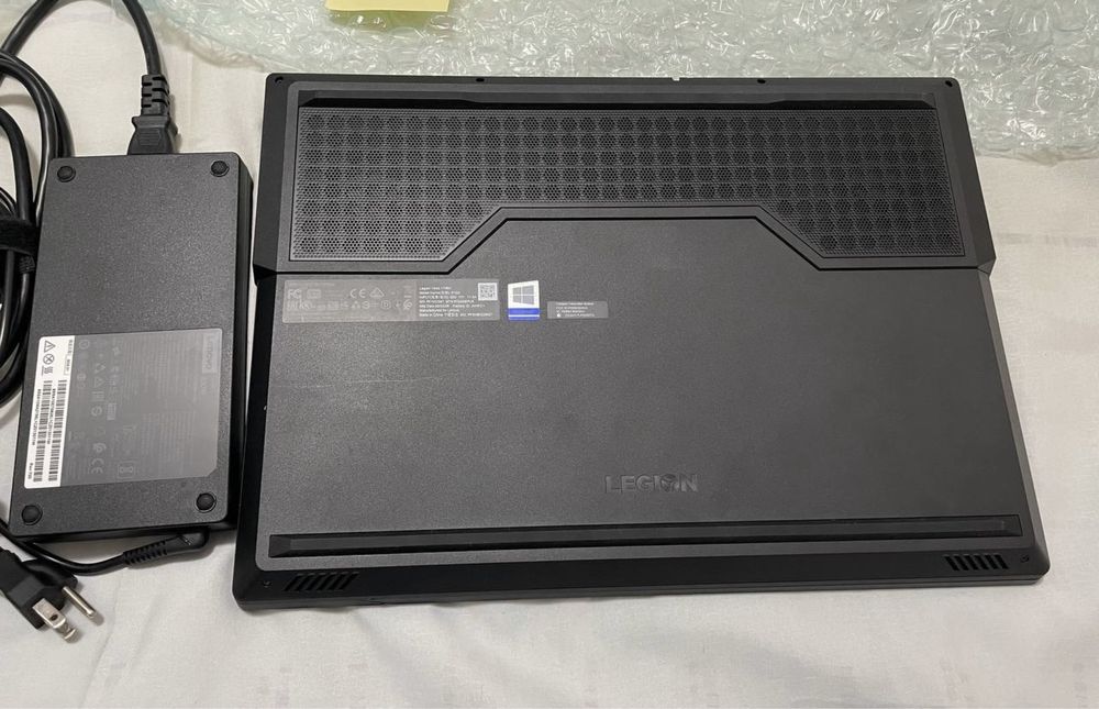 Lenovo Legion Y540 17.3" i7-9750HF GTX 1660Ti 16/256+1TB