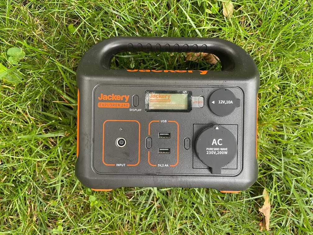 Зарядная станция Jackery Explorer 240