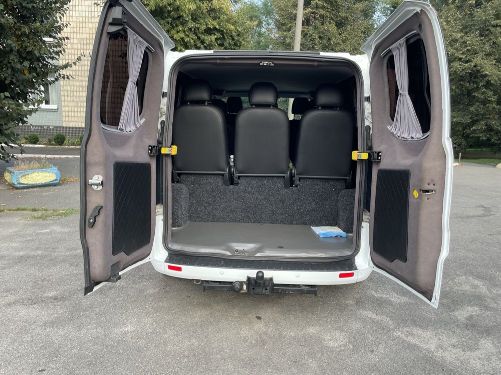 Автомобіль Ford Transit Custom